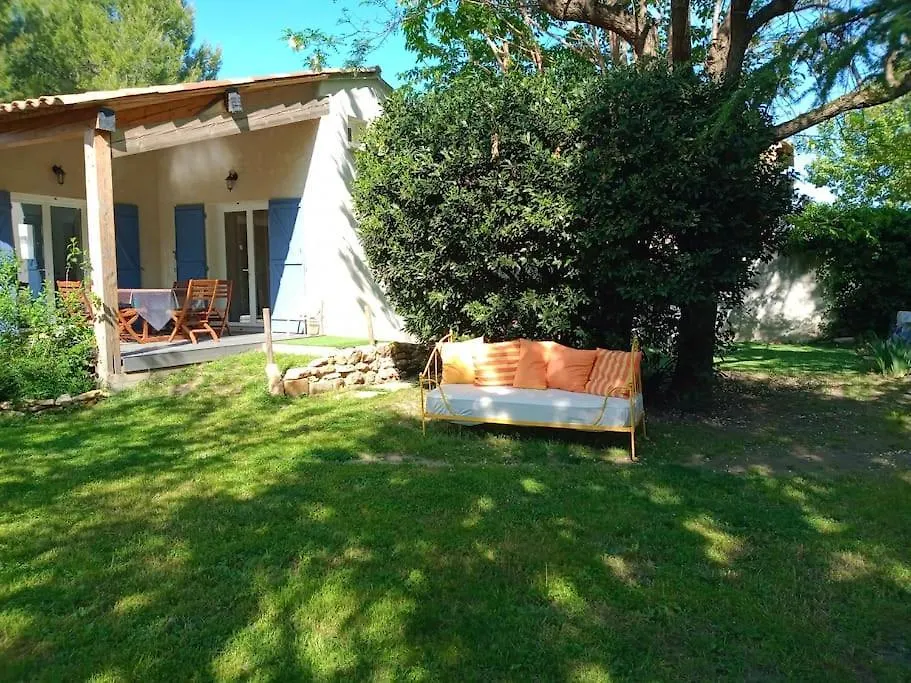 Villa Avec Piscine Dans Un Avre De Verdure Caderousse